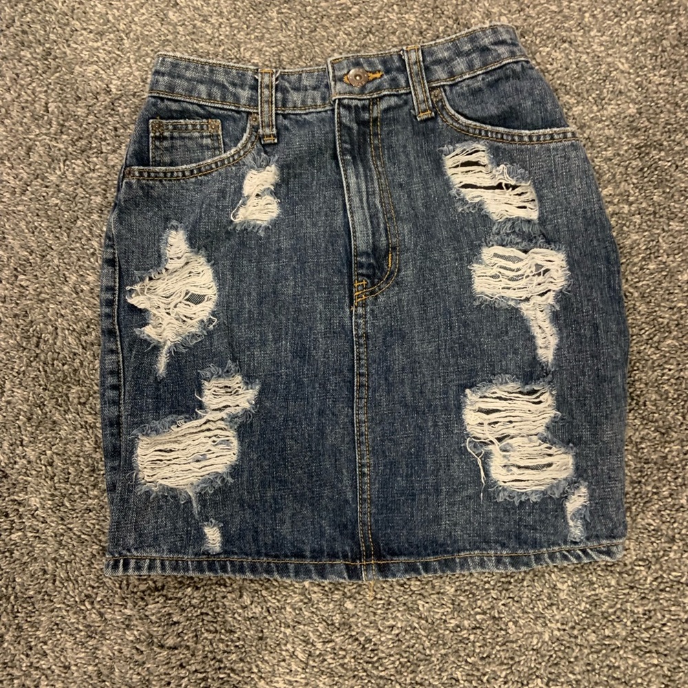American Eagle ripped jean skirt